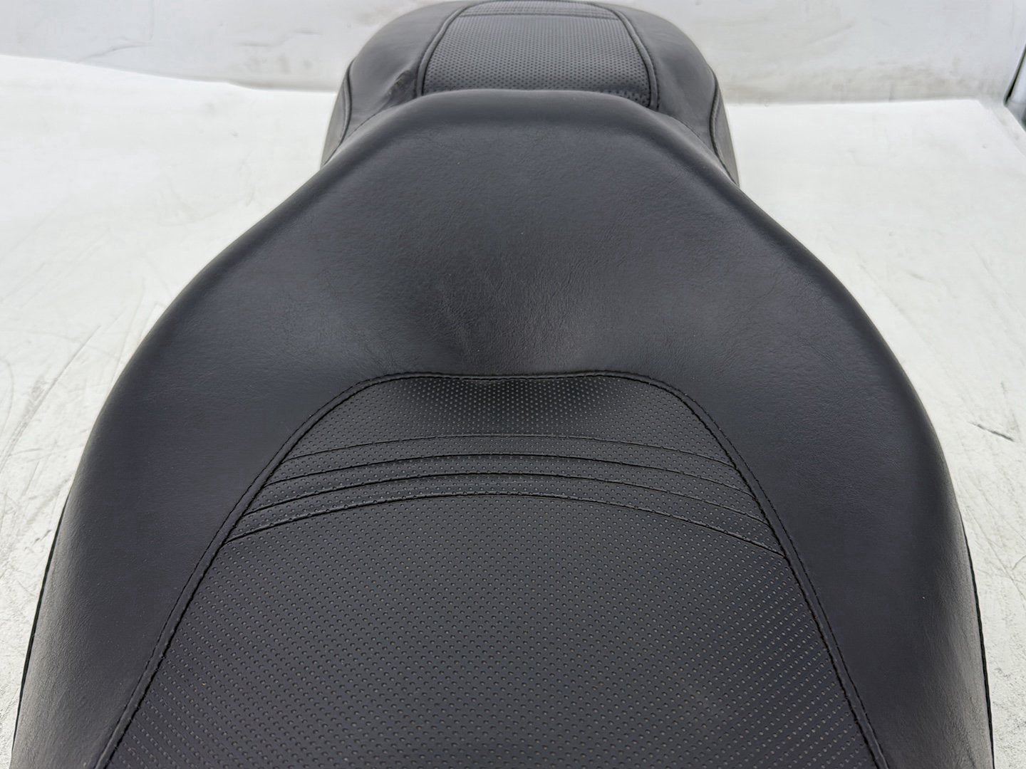 2007 Harley Electra Glide Touring Ultra OEM Passenger Rider Driver Seat Saddle