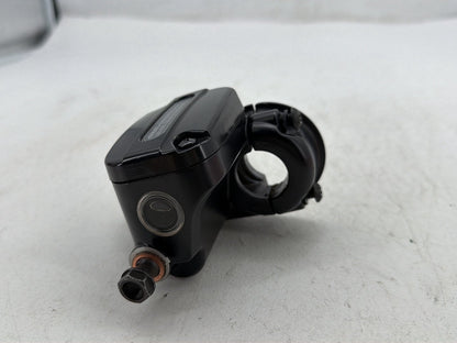13 Harley Street Glide Touring FLHX OEM Front Right Brake Lever Master Cylinder