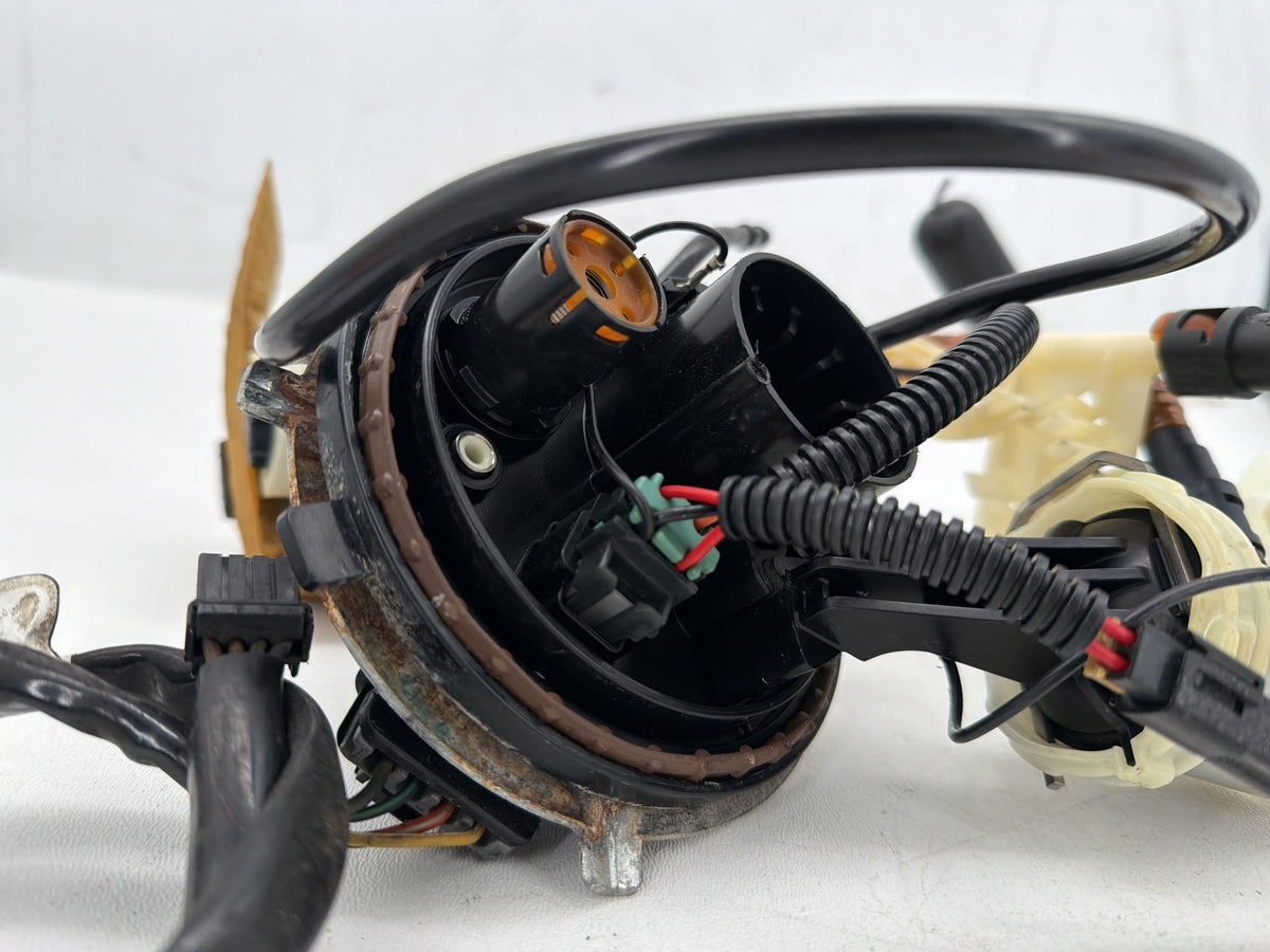 11 Harley Electra Glide Touring Ultra OEM Fuel Pump Gas Gasoline Petrol Sending