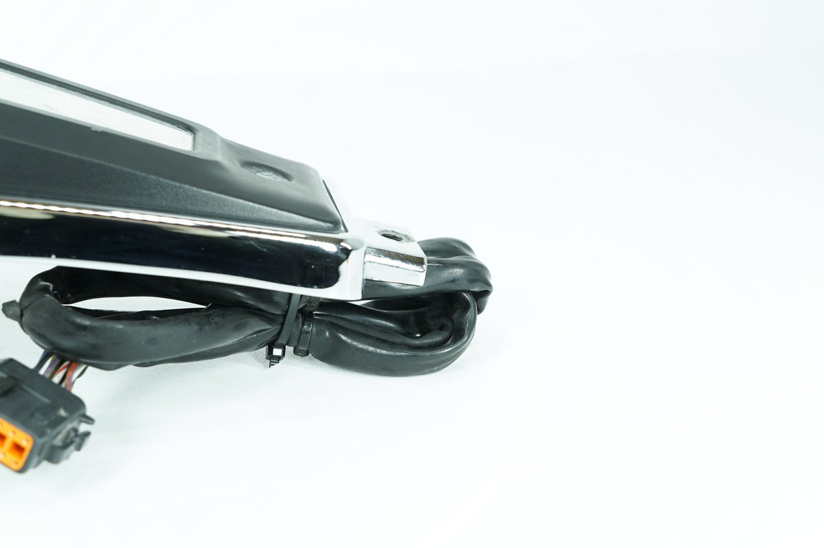 1999 - 2006 Harley-Davidson Touring Electra Glide Ultra Fuel Gas Tank Dash Console NOKey 	61270-98A