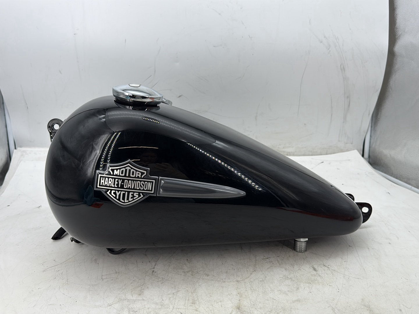 2012 Harley Dyna FXDF Fat Bob OEM Fuel Gas Tank Gasoline Reservoir