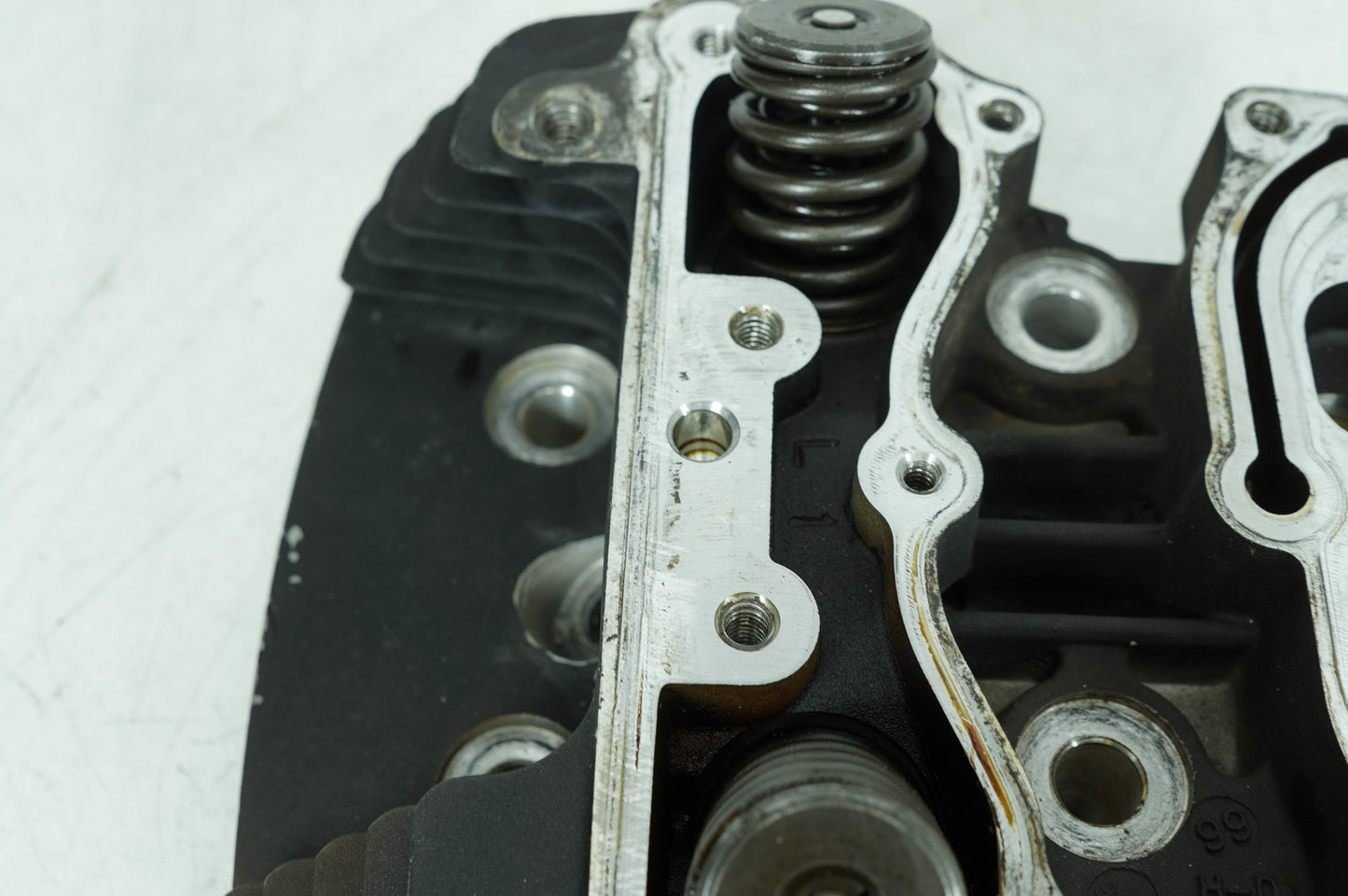 1999 - 2006 Harley-Davidson Touring Road King Rear Twin Cam Engine Cylinder Head 16725-99