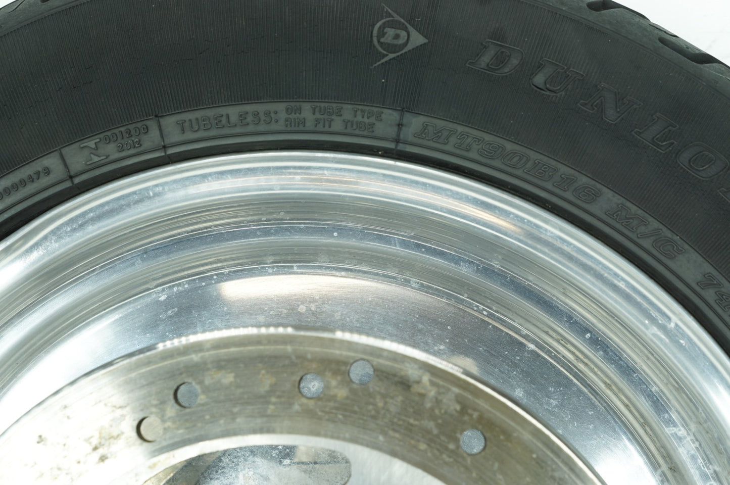 1999 - 2006 Harley-Davidson Dyna Low Rider Rear Wheel Rim Tire 41313-04