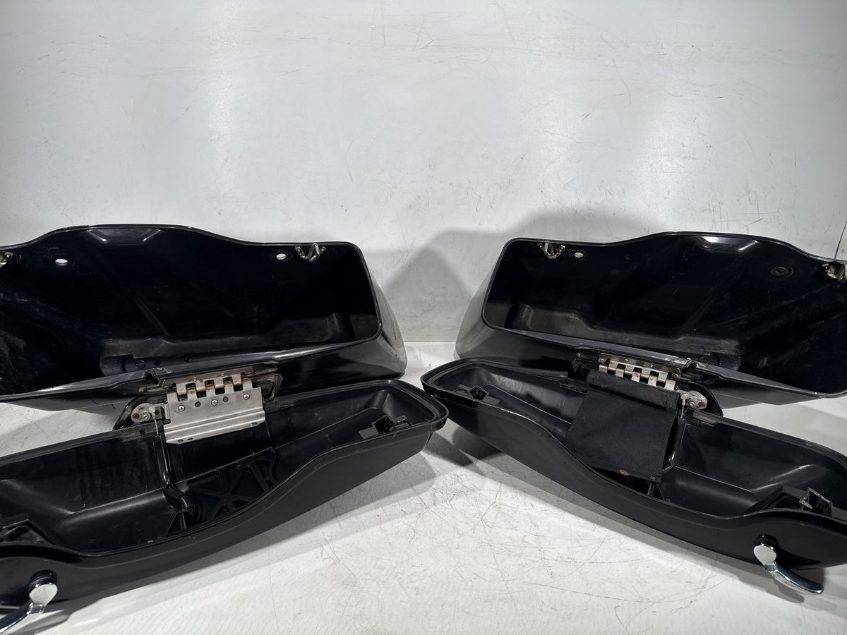 11 Harley Street Glide Touring FLHX-103 OEM Left Right Saddlebags Luggage NOKey