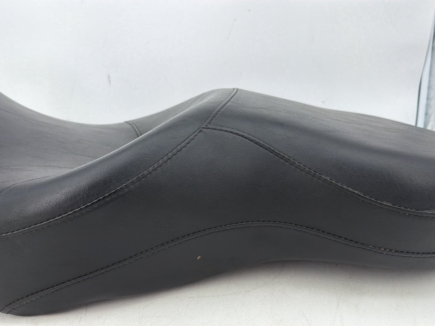 2007 - 2017 Harley-Davidson Dyna Super Glide Custom Passenger Rider Driver Seat Saddle 51819-07