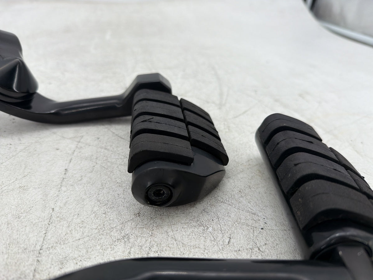 2010 Harley Road King Touring Police OEM Front Right Left Highway Foot Pegs