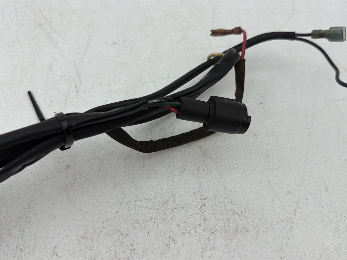 1984 - 1998 Harley-Davidson Touring Electra Glide Classic Wire Harness Loom Plug In Connector 32435-94