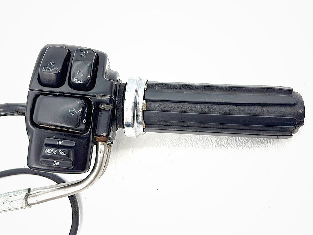 1999 - 2006 Harley-Davidson Touring Electra Glide Classic Right Engine Start Kill Switches Controls 71684-06A
