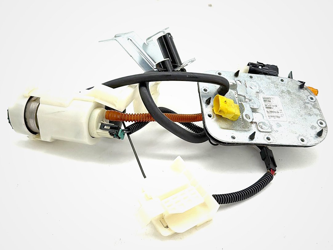 2015 Harley Softail Deluxe FLSTN OEM Fuel Pump Gas Gasoline Petrol Sending