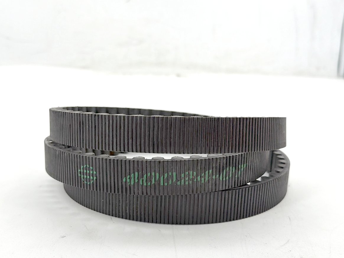 2007 Harley Street Glide Touring FLHX OEM Rear Drive Belt 40024-07 137T 1"