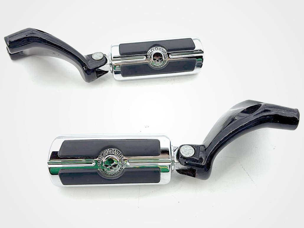09 Harley Sportster XL1200C 1200 Passenger Left & Right Foot Pegs Willie G Skull