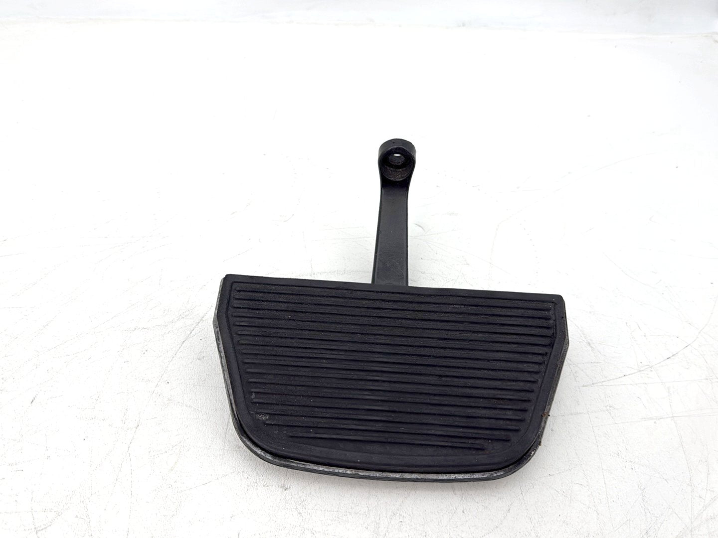 2006 Harley Touring FLHRI Road King OEM 1 Passenger Floorboard Foot Rest