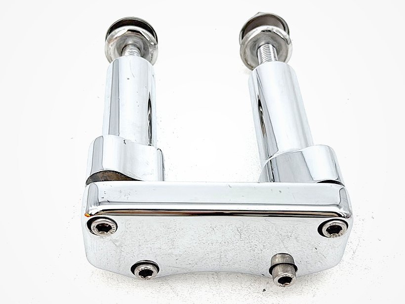 2006 Harley Dyna FXDWGI Wide Glide OEM Front Handlebar Riser Top Clamp Chrome
