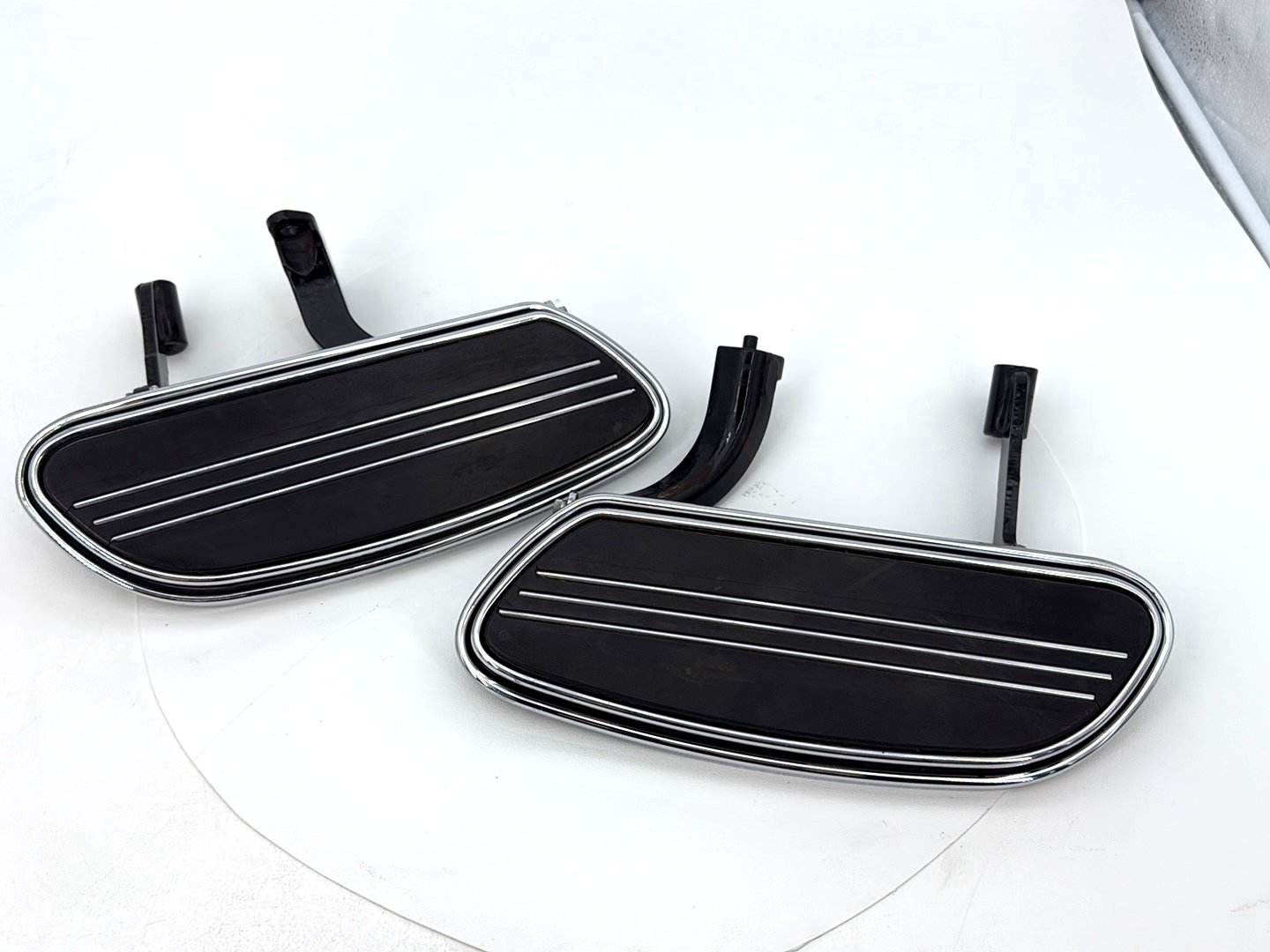 2007 - 2011 Harley-Davidson Touring Street Glide Left Right Driver Floorboard Foot Rest 50684-04