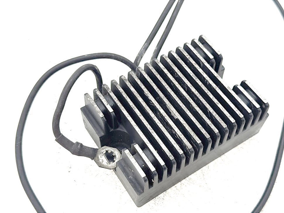 2003 Harley Dyna Wide Glide FXDWG OEM Voltage Regulator Rectifier