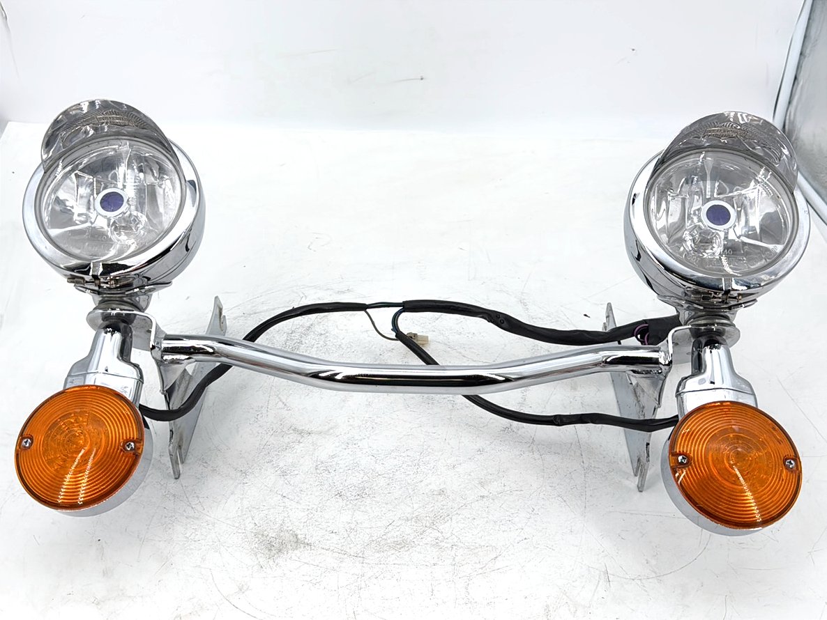 1999 - 2006 Harley-Davidson Touring Electra Glide Classic Front Turn Signal Indicators Aux Light Bar  	68712-94A