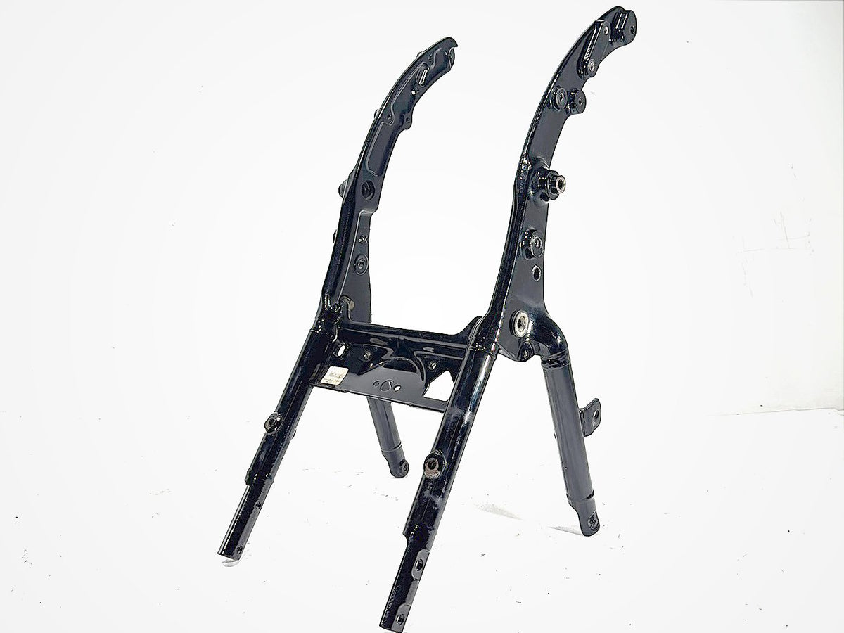 2015 Harley Electra Glide Ultra Low OEM Rear Sub Frame Rail Bar 48079-09BHP