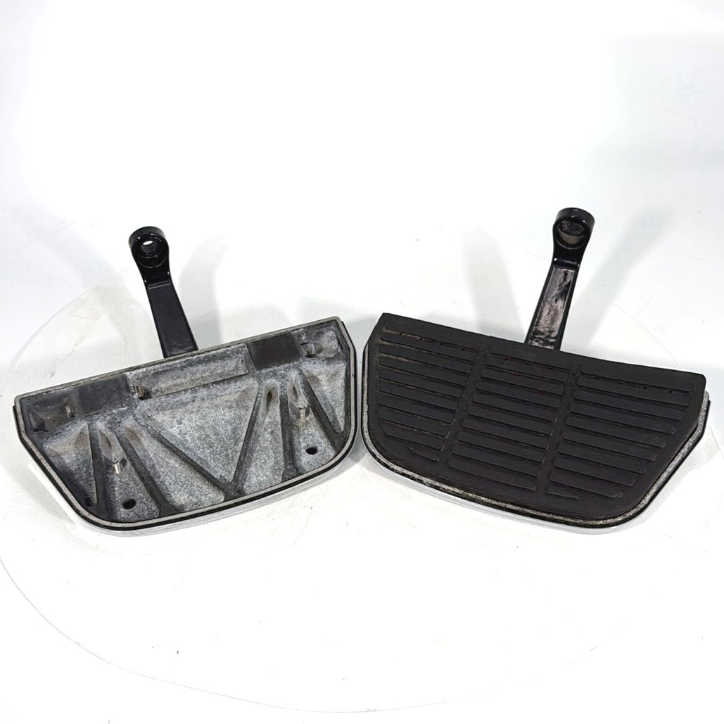 1999 - 2006 Harley-Davidson Touring Electra Glide Classic Left & Right Passenger Floorboard Foot Rest 52719-93B