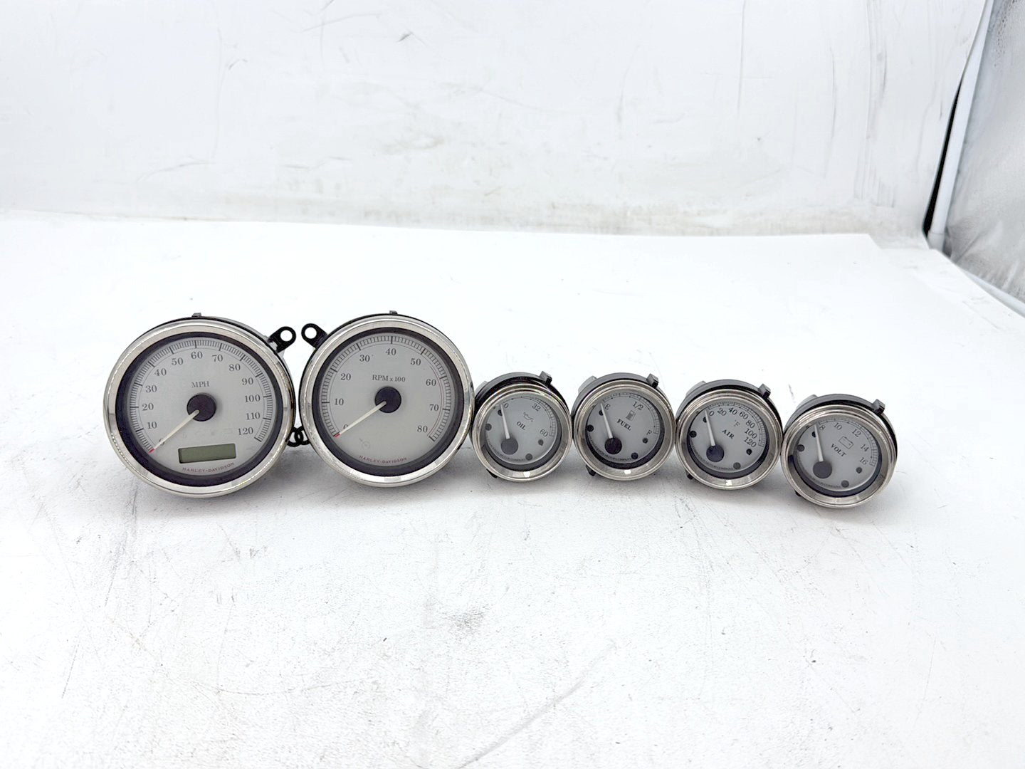 2007 Harley Street Glide Touring OEM Air Oil Volt Fuel Tacho Speedo Gauges 44K