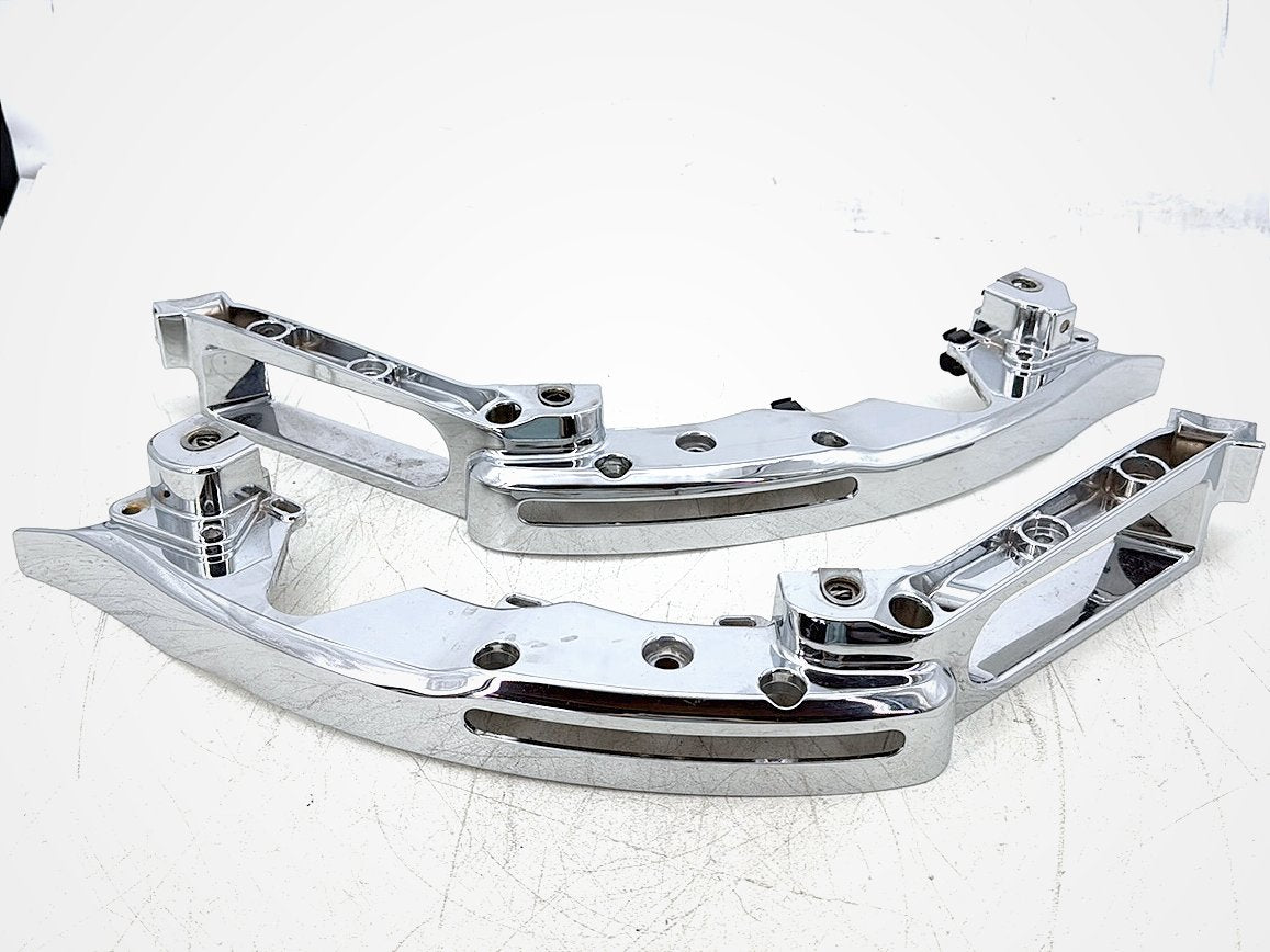 2015 Harley Road Glide Touring FLTRXS OEM Left Right Saddlebag Fender Struts Brackets