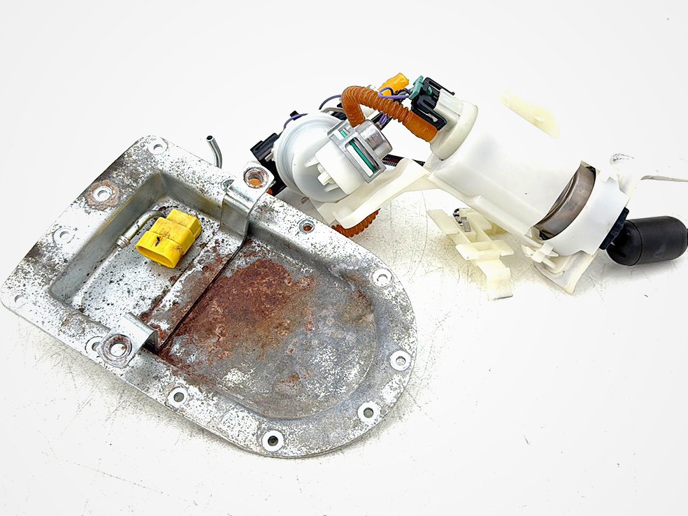 2012 Harley Dyna Super Glide Custom FXDCI OEM Gas Gasoline Fuel Petrol Pump Sending