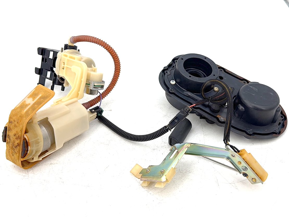 1999 - 2006 Harley-Davidson Dyna Super Glide Gas Gasoline Fuel Petrol Pump Sending 75243-04B