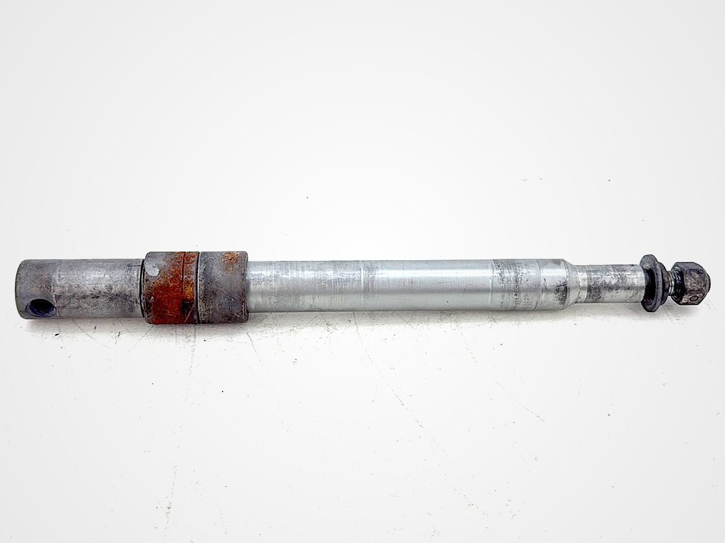2000 Harley Touring FLHTCUI Electra Glide Ultra OEM Front Wheel Axle Bolt Shaft