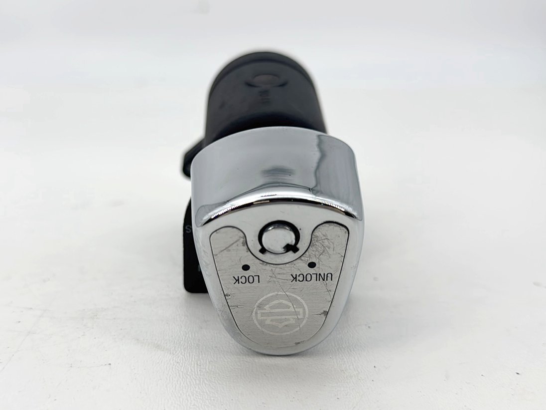 2007 - 2012 Harley-Davidson Touring Road Glide Ignition Switch Cylinder Barrel Lockset NOKey 71572-06