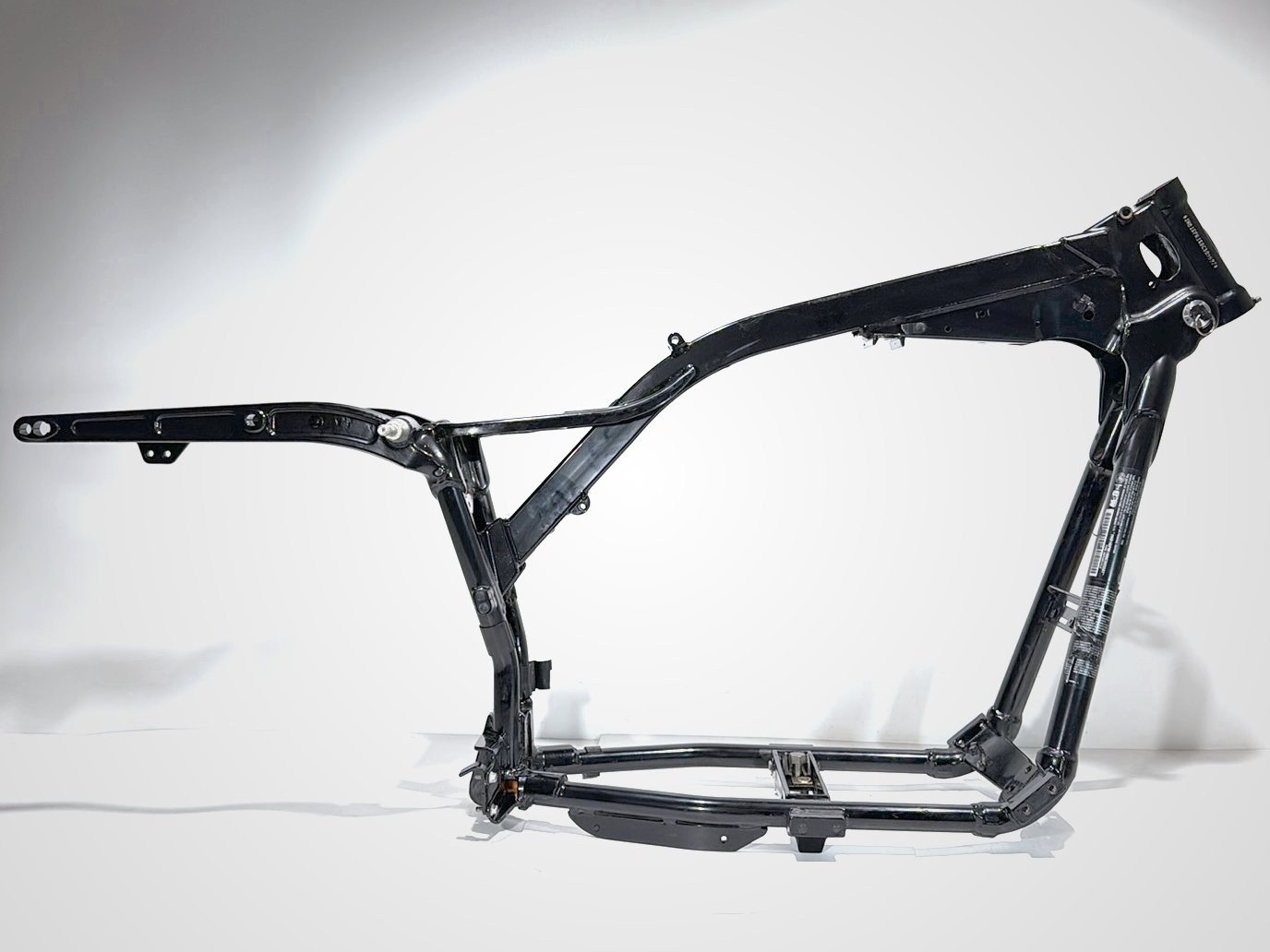 2007 - 2017 Harley-Davidson Dyna Wide Glide Body Main Frame Chassis SLVG 47748-10A
