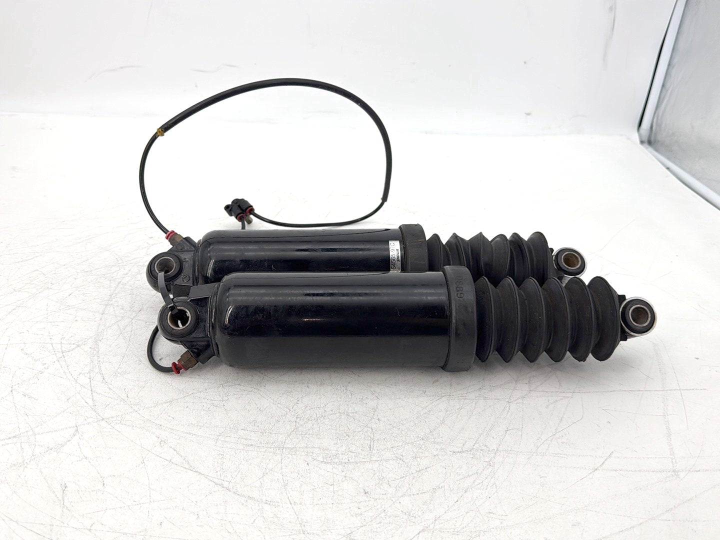 2006 Harley Touring FLHRI Road King OEM Rear Left Right Shock Absorbers