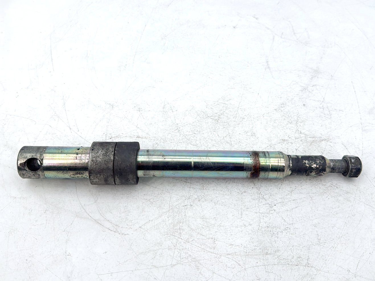 1999 - 2006 Harley-Davidson Dyna Super Glide Front Wheel Axle Bolt Shaft 40928-06