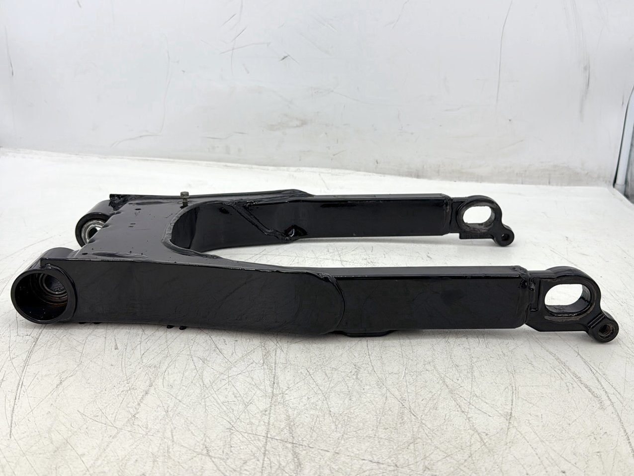 2007 Harley Touring FLHTCUI Electra Glide Ultra OEM Rear Fork Swingarm Swing Arm