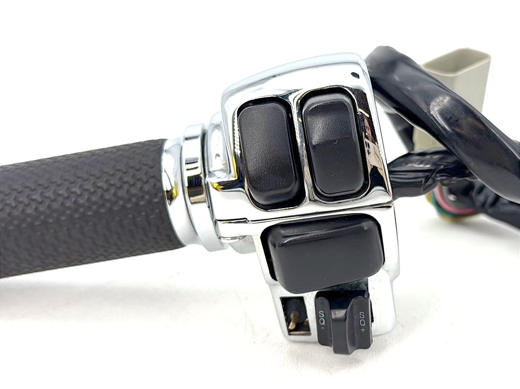 2007 - 2011 Harley-Davidson Touring Electra Glide Ultra Left Turn Signal Headlight Switches Controls 71685-06A