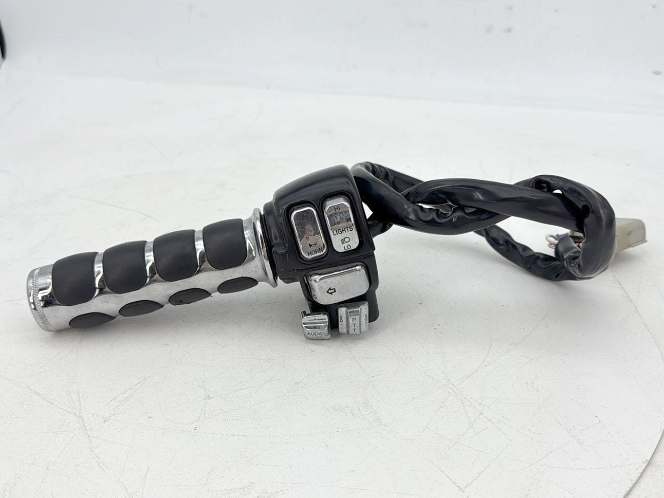 2007 - 2012 Harley-Davidson Touring Electra Glide Ultra Left Turn Signal Headlight Switches Controls 71685-06