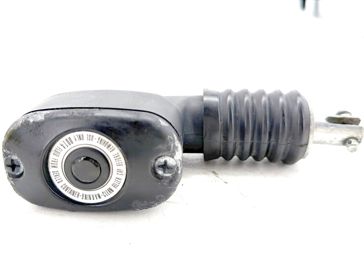 2006 Harley Softail Deuce FXSTDI OEM Rear Brake Master Cylinder Reservoir