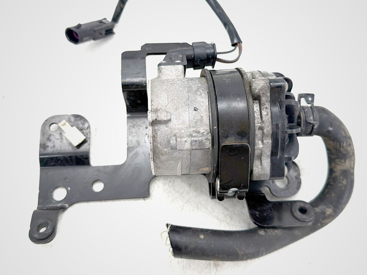 2015 Harley Electra Glide Touring Ultra Engine Coolant Motor Water Pump