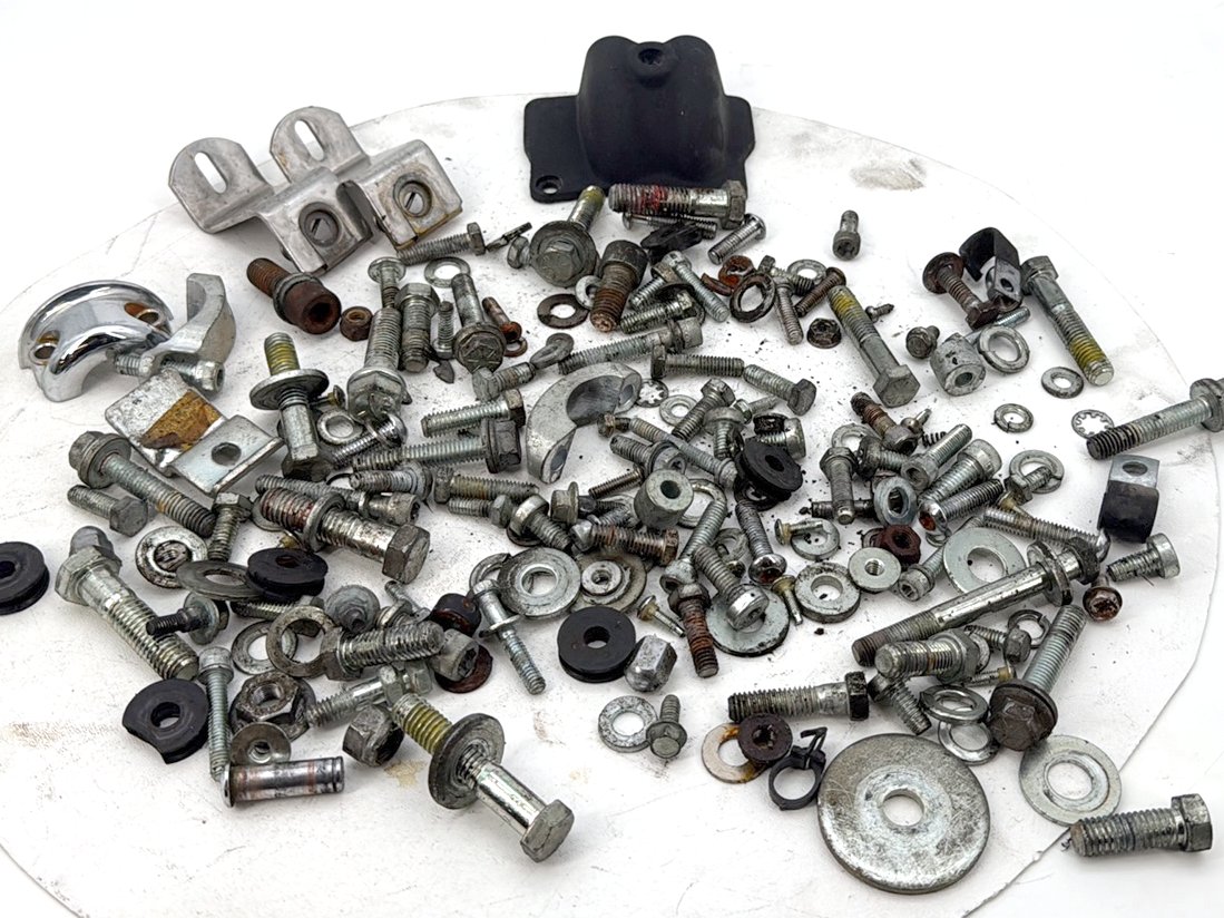 1999 - 2006 Harley-Davidson Touring Road King Custom Hardware Bolts Nuts & Brackets