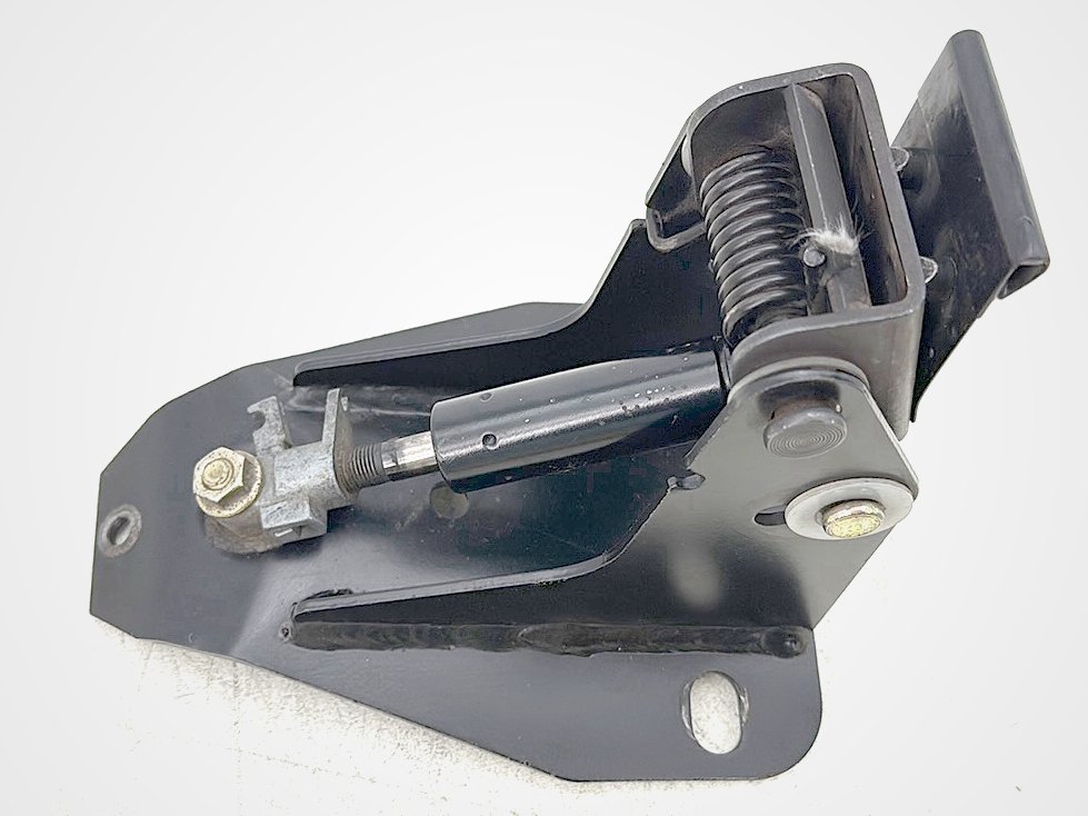 1998 Harley Touring FLHTCUI Electra Glide Ultra OEM Adjustable Rider Backrest Lift Mount 52482-01A