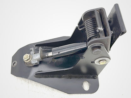 1998 Harley Touring FLHTCUI Electra Glide Ultra OEM Adjustable Rider Backrest Lift Mount 52482-01A