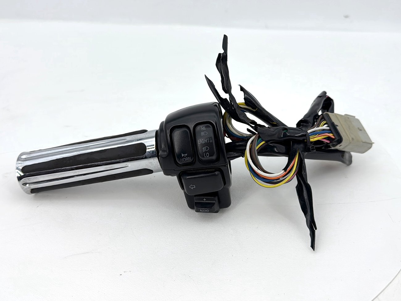 2007 - 2011 Harley-Davidson Touring Street Glide Left Turn Signal Headlight Switches Controls 71567-96