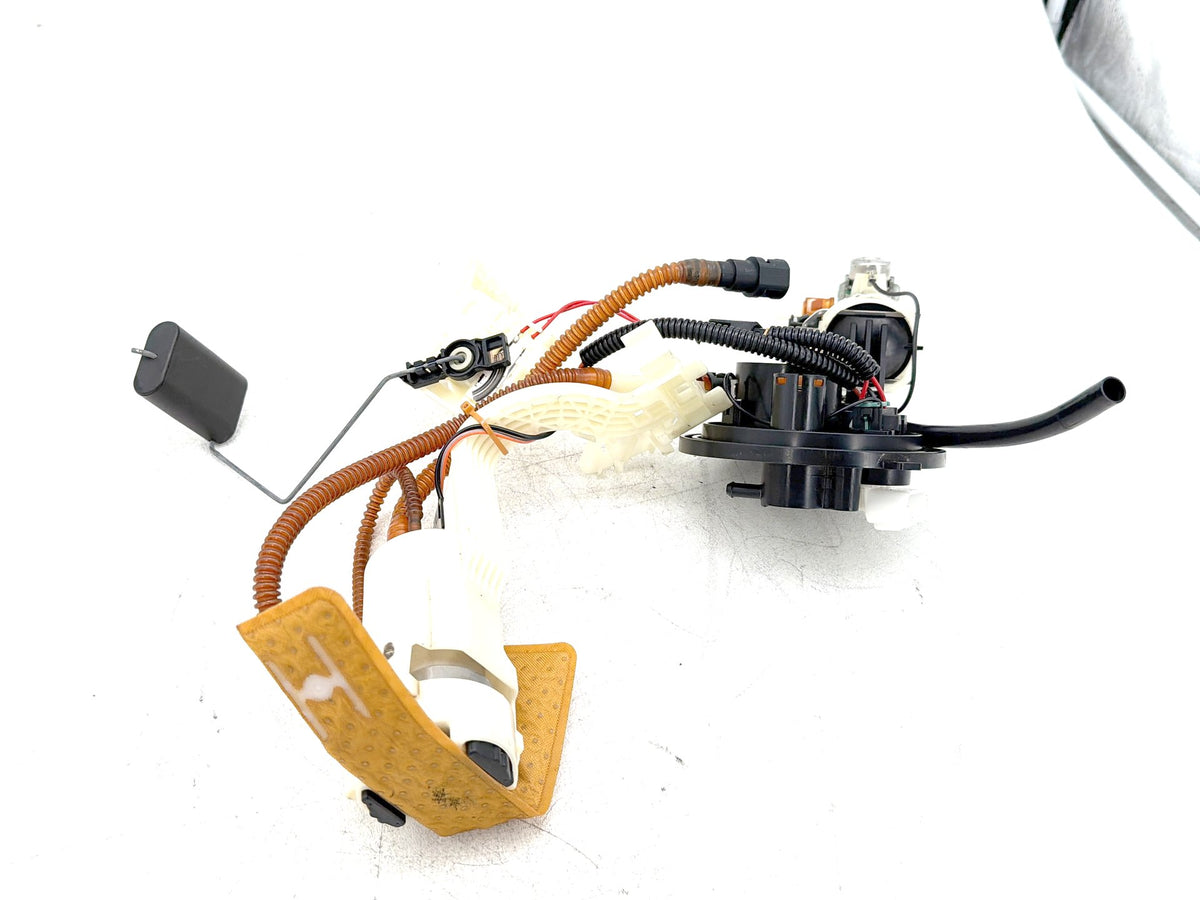 2010 Harley Road King Touring Police OEM Fuel Pump Gas Gasoline Petrol Sending