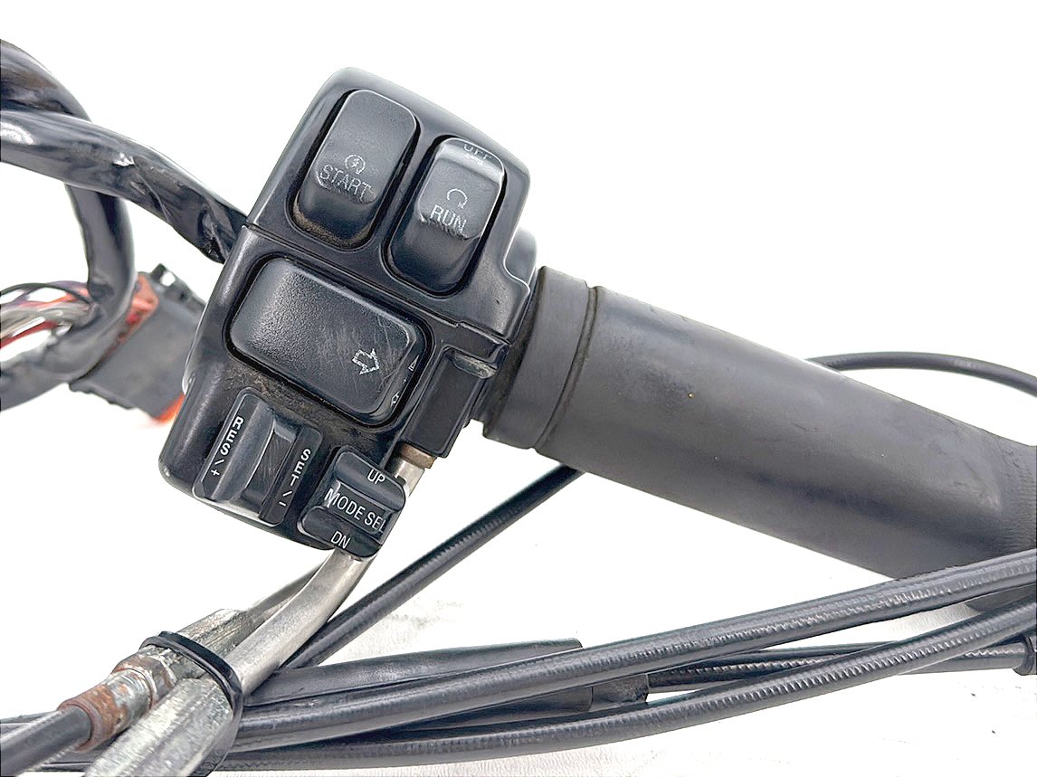 1999 - 2006 Harley-Davidson Touring Electra Glide Ultra Right Engine Start Kill Switches Controls 71684-06A