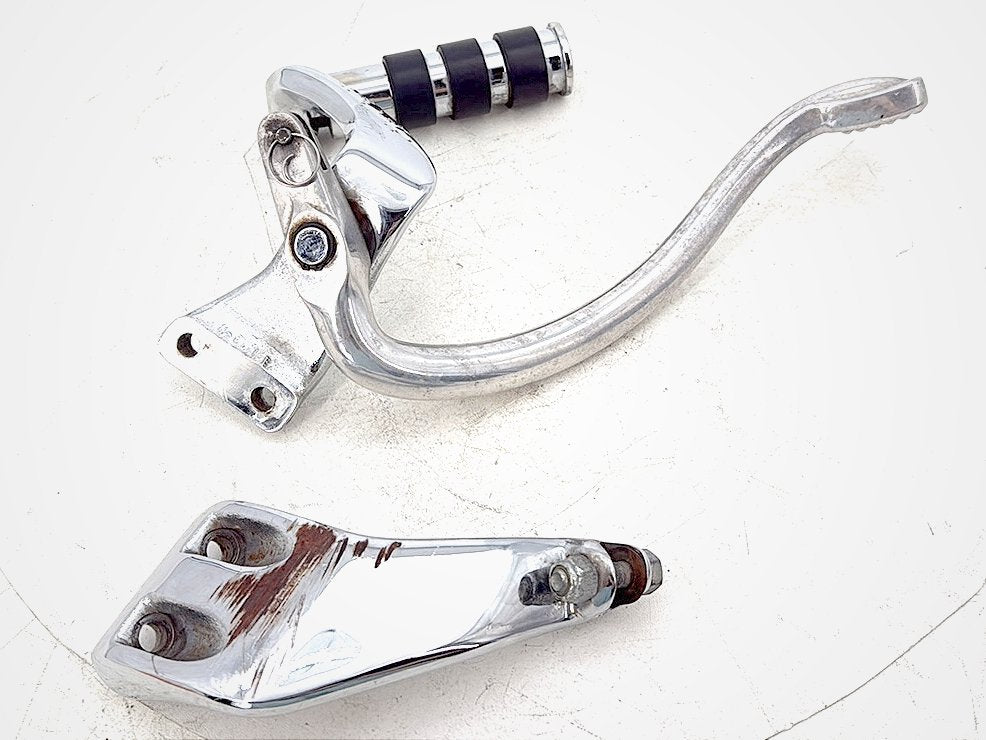 2015 Harley Dyna Low Rider FXDL OEM Right Driver Footpeg Bracket Mount