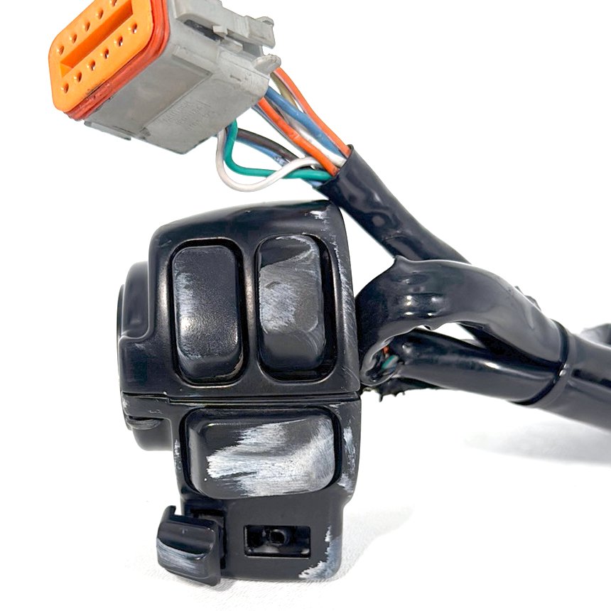 1999 - 2006 Harley-Davidson Touring Electra Glide Classic Left Turn Signal Headlight Switches Controls 71685-06A