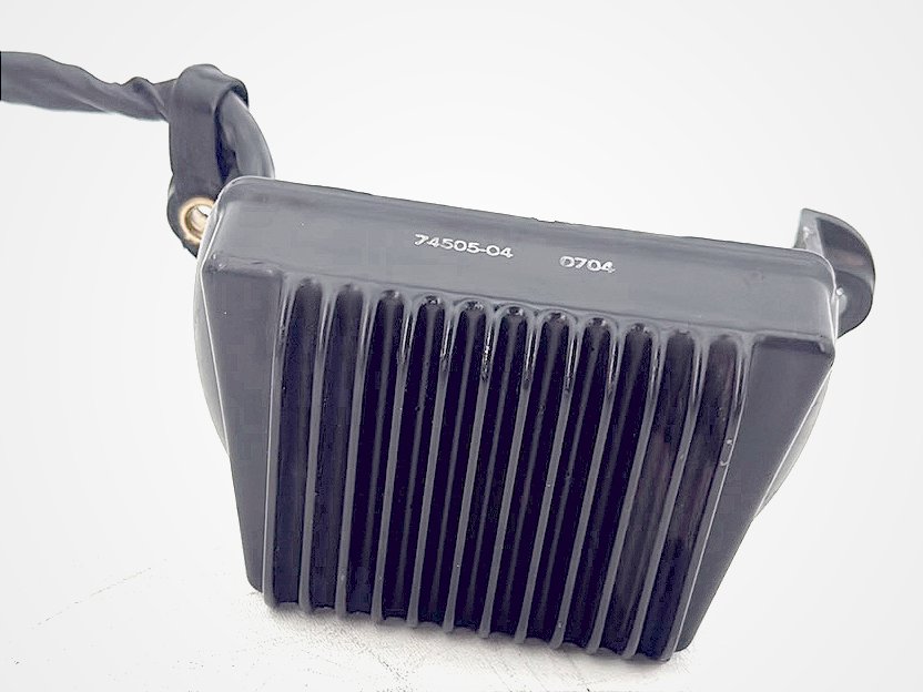 2004 Harley Touring FLHT Electra Glide OEM Voltage Regulator Rectifier