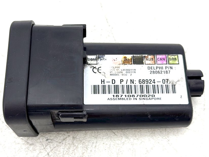 2011 Harley Street Glide Touring FLHX OEM Turn Signal Security Module TSSM