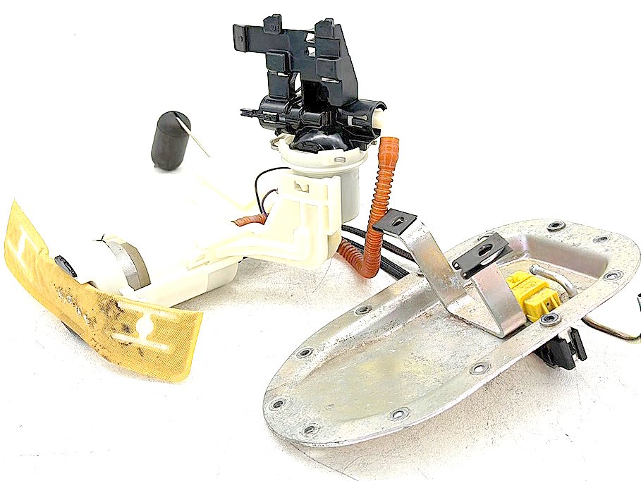 2009 Harley Dyna Street Bob FXDB OEM Fuel Pump Gas Gasoline Petrol Sending