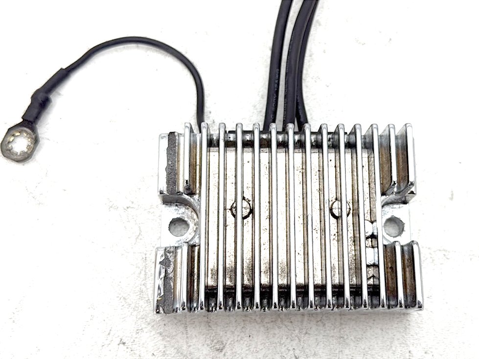 1998 Harley Softail Custom FXST OEM Voltage Regulator Rectifier Chrome 74519-88A