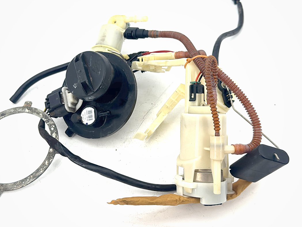 2008 Harley Touring FLHT Electra Glide OEM Fuel Pump Gas Gasoline Petrol Sending
