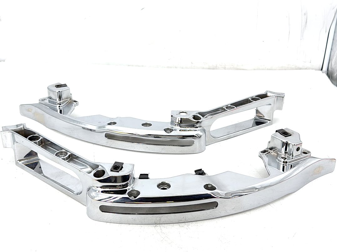2017 Harley Road Glide Touring OEM Left Right Saddlebag Fender Struts Brackets